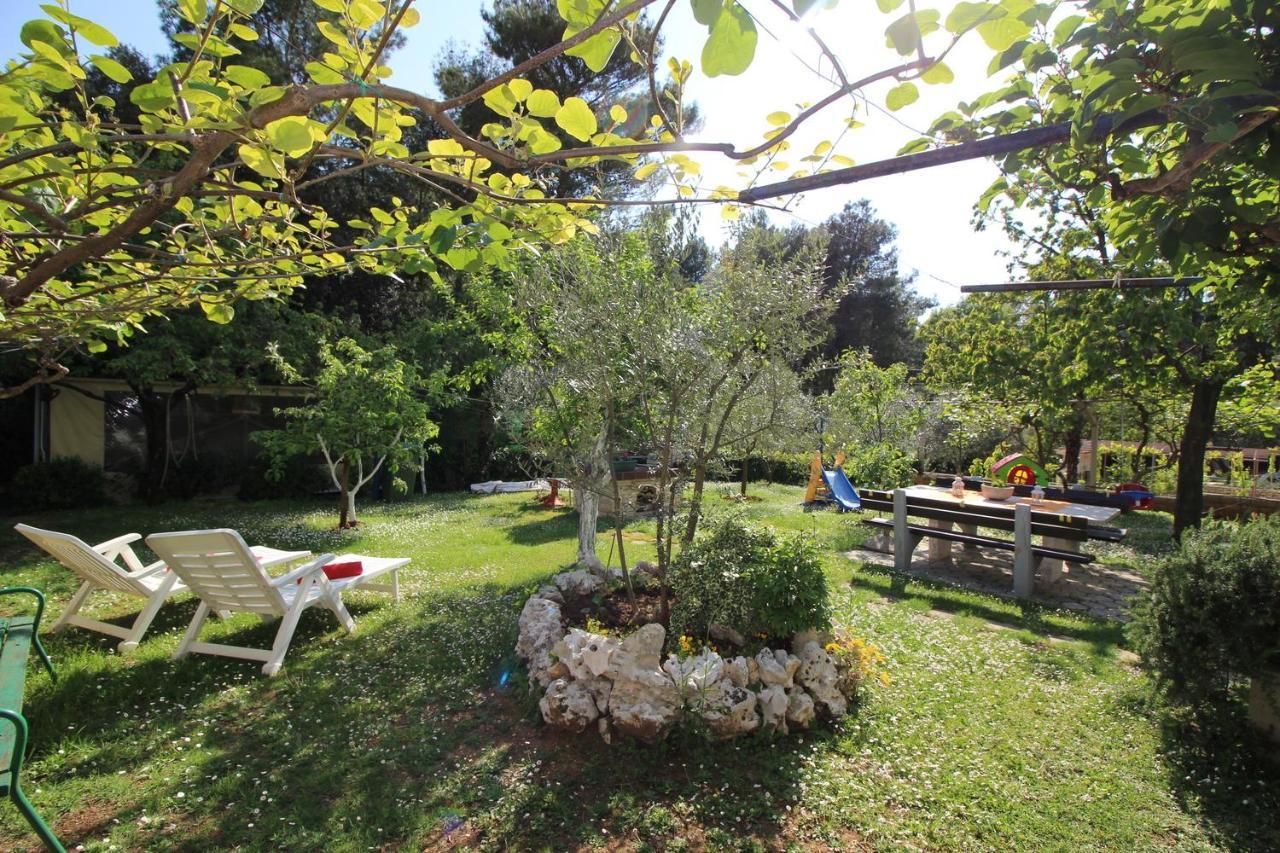 Modern Apartment Sabina With Nice Garden Poreč Eksteriør billede