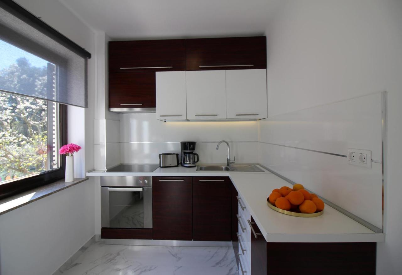 Modern Apartment Sabina With Nice Garden Poreč Eksteriør billede