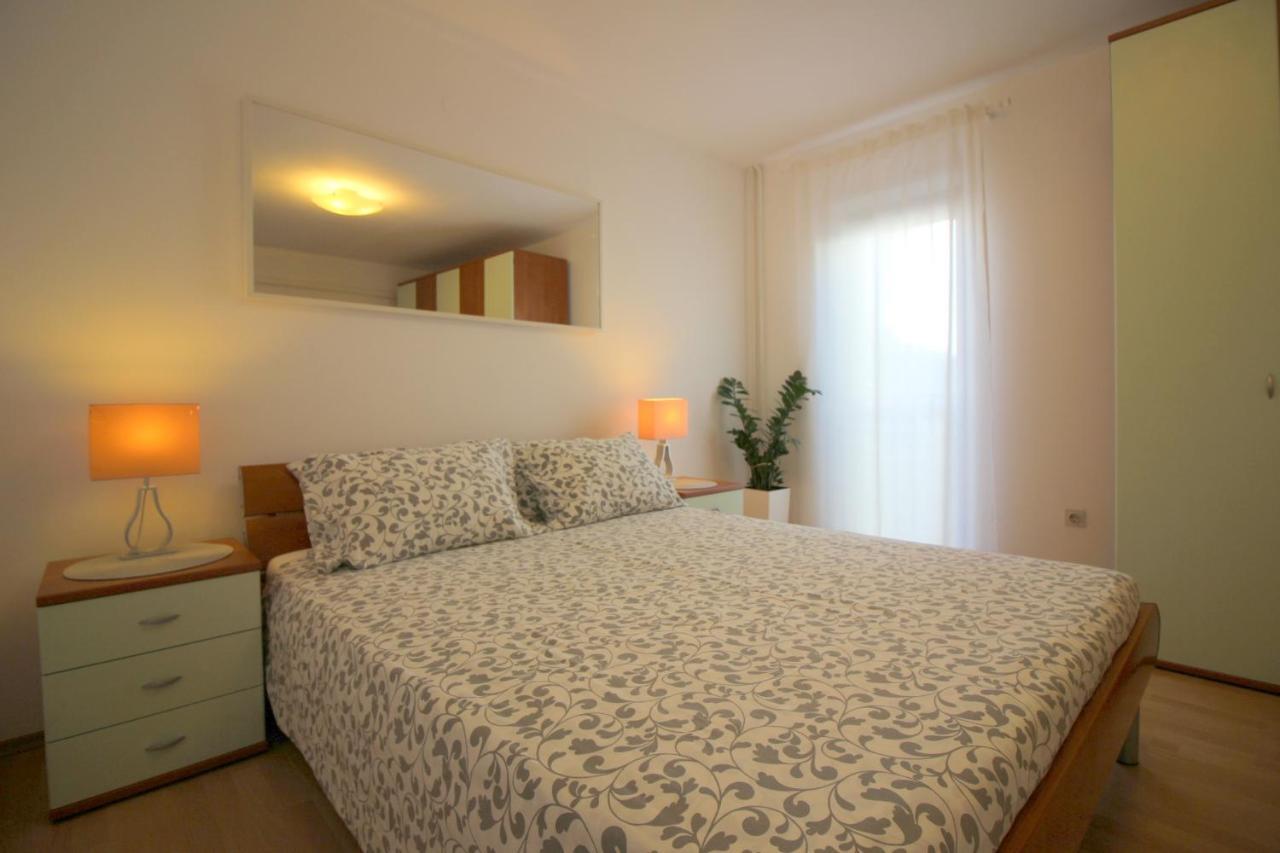 Modern Apartment Sabina With Nice Garden Poreč Eksteriør billede