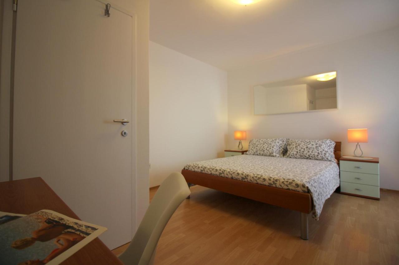 Modern Apartment Sabina With Nice Garden Poreč Eksteriør billede