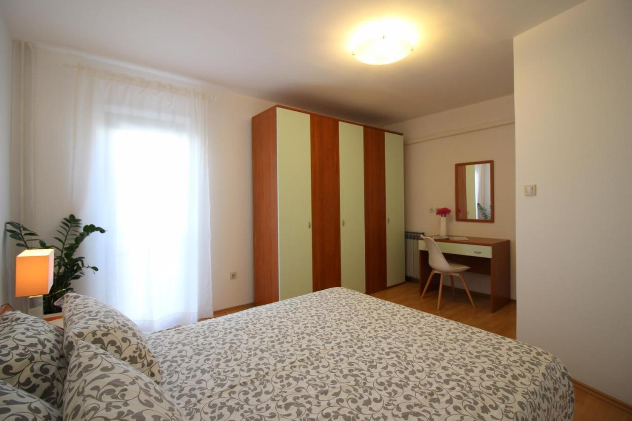 Modern Apartment Sabina With Nice Garden Poreč Eksteriør billede